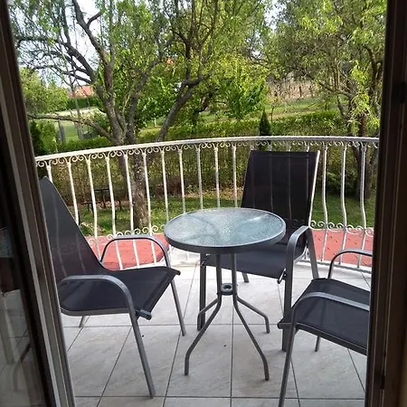 Margo Nyaralo * 발라토네데릭스