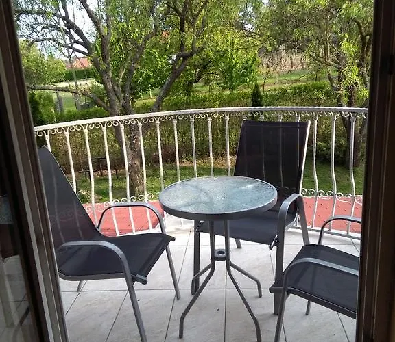 Margo Nyaralo * Balatonederics